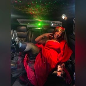 Meet your Posher, Robin